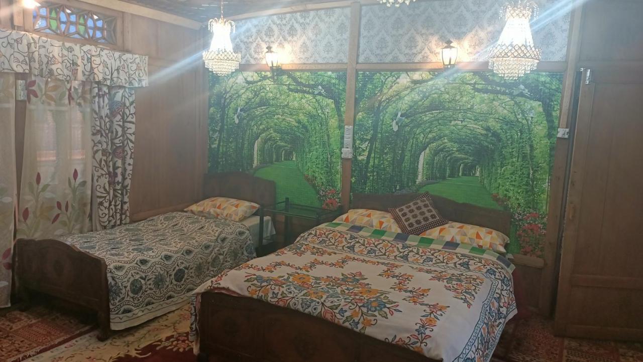 Heritage Geneva House Boat Srīnagar 외부 사진