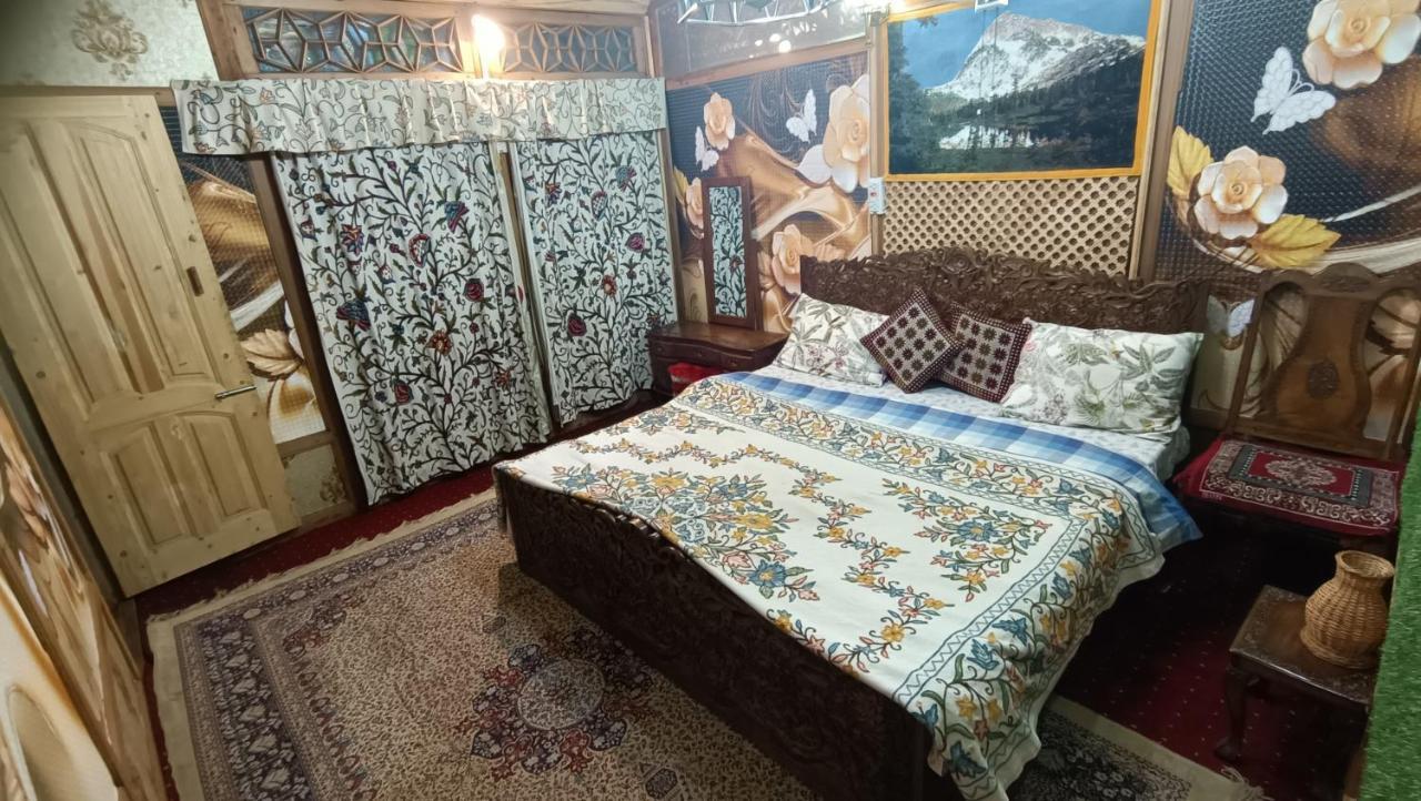 Heritage Geneva House Boat Srīnagar 외부 사진