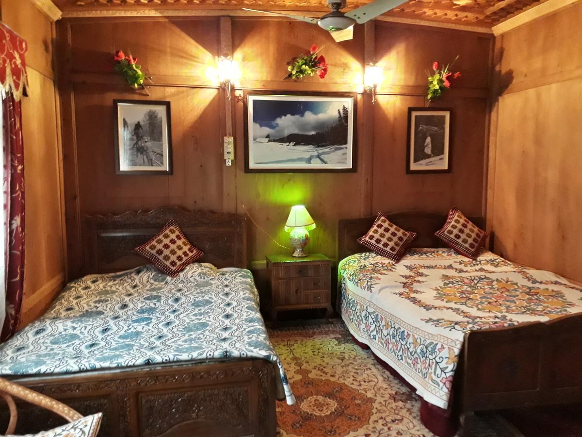 Heritage Geneva House Boat Srīnagar 외부 사진