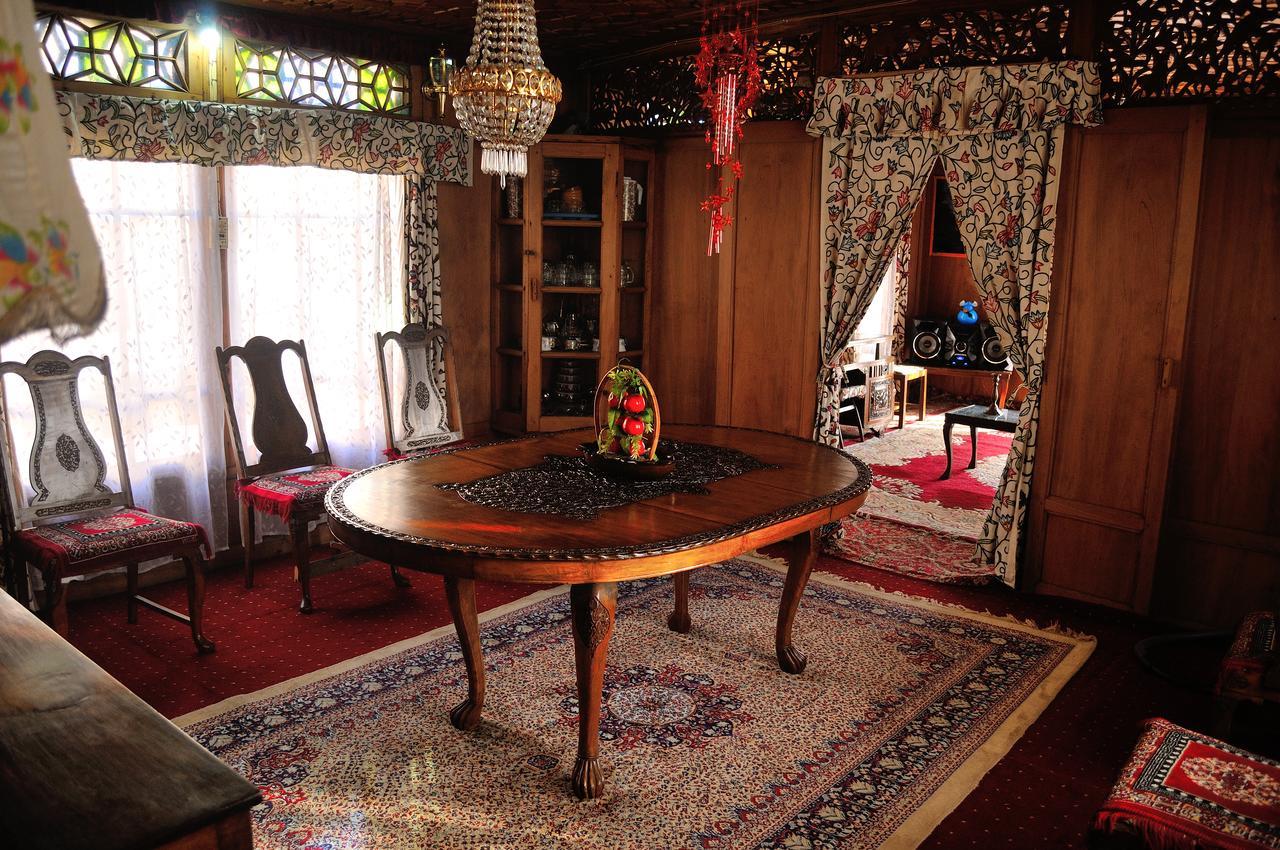 Heritage Geneva House Boat Srīnagar 외부 사진