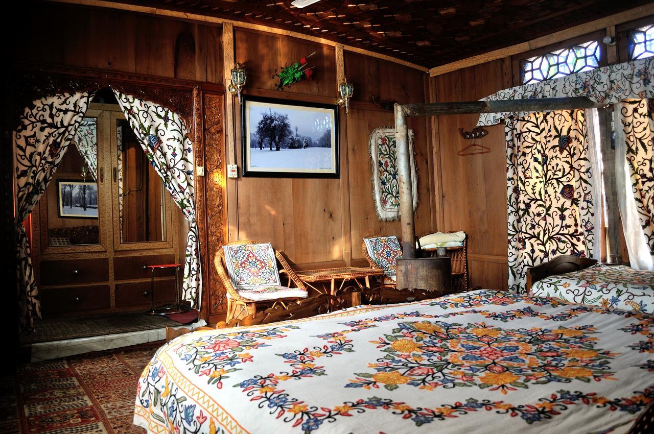 Heritage Geneva House Boat Srīnagar 외부 사진