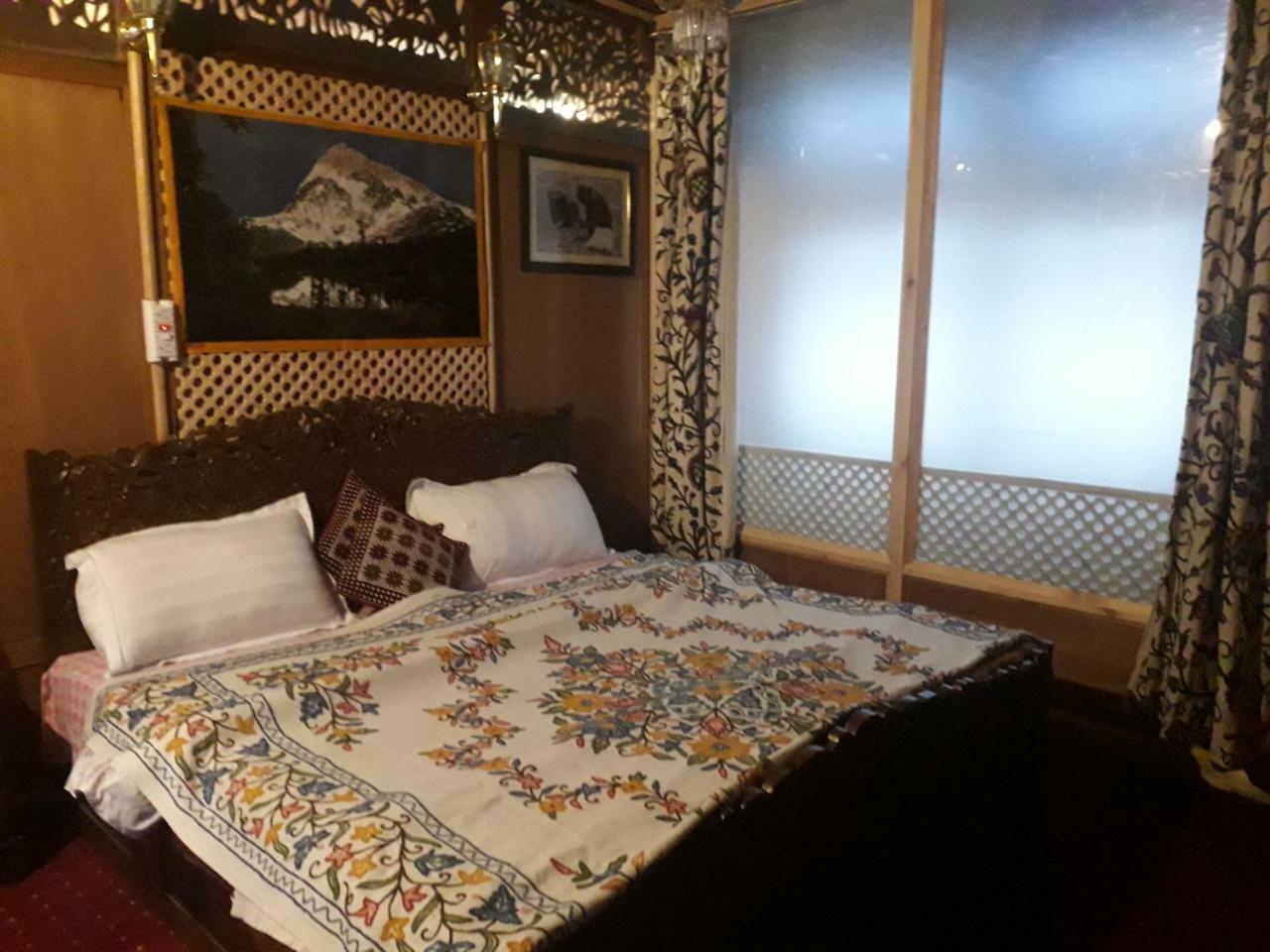 Heritage Geneva House Boat Srīnagar 외부 사진