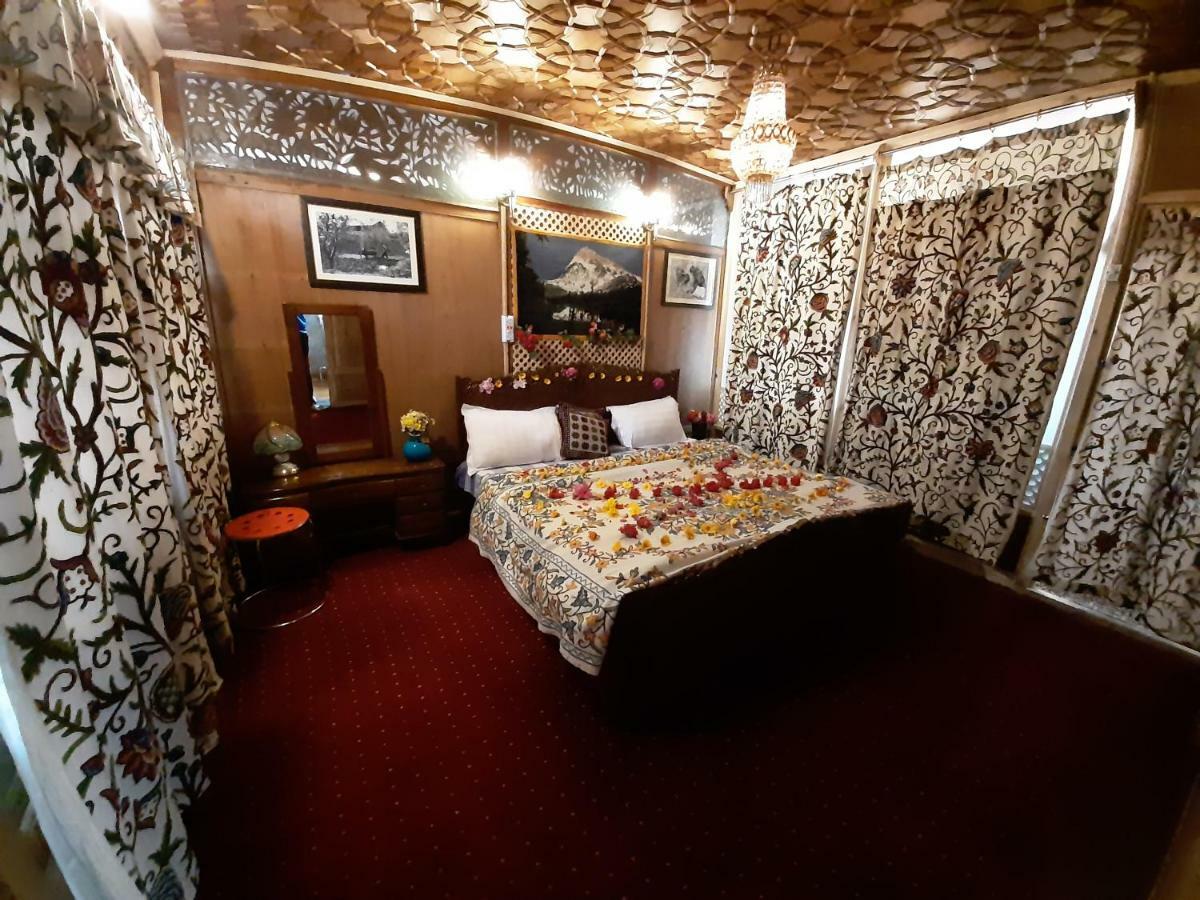 Heritage Geneva House Boat Srīnagar 외부 사진
