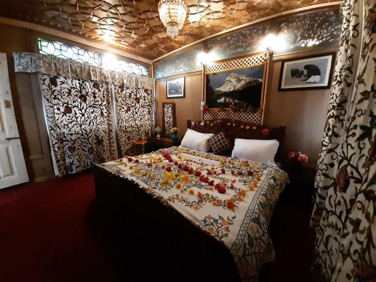 Heritage Geneva House Boat Srīnagar 외부 사진